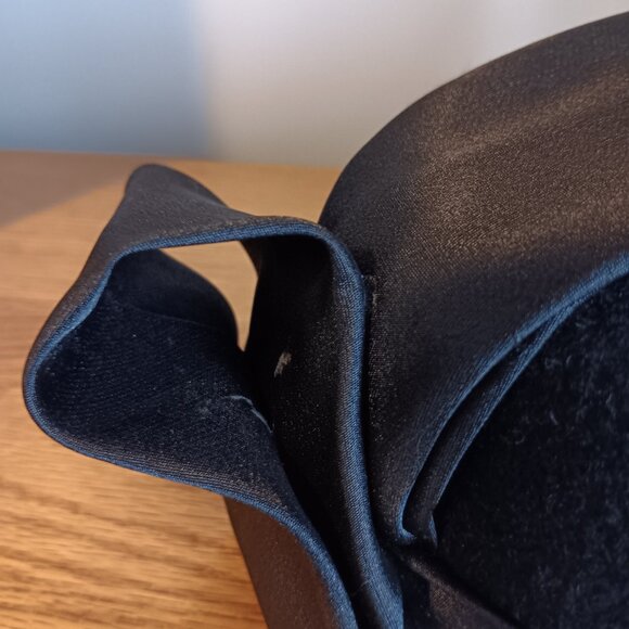 Stunning Vintage Black Pillbox Hat by Georgi: 1960s Jackie Kennedy Onassis - Picture 6 of 8